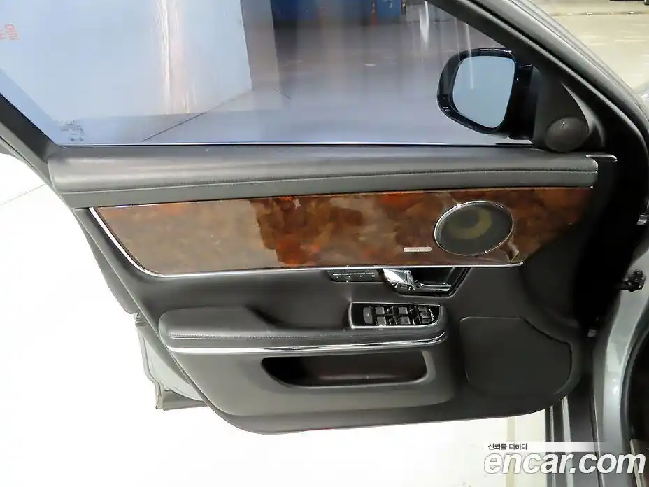 Jaguar XJ 2012 3.0 Автомат в Москве № 610861, фото 12