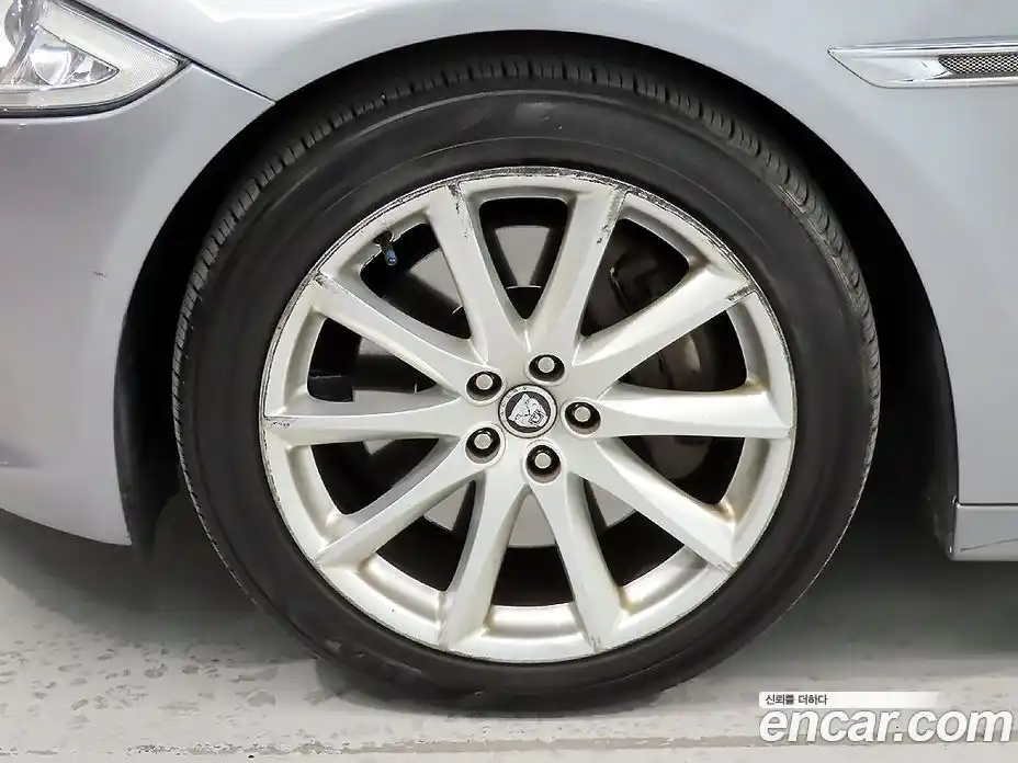 Jaguar XJ 2012 3.0 Автомат в Москве № 610861, фото 19