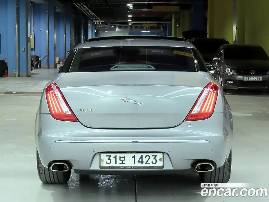 Jaguar XJ 2012 3.0 Автомат в Москве № 610861, фото 20