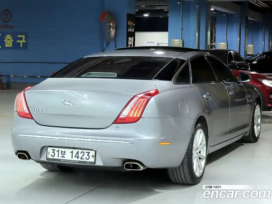 Jaguar XJ 2012 3.0 Автомат в Москве № 610861, фото 3