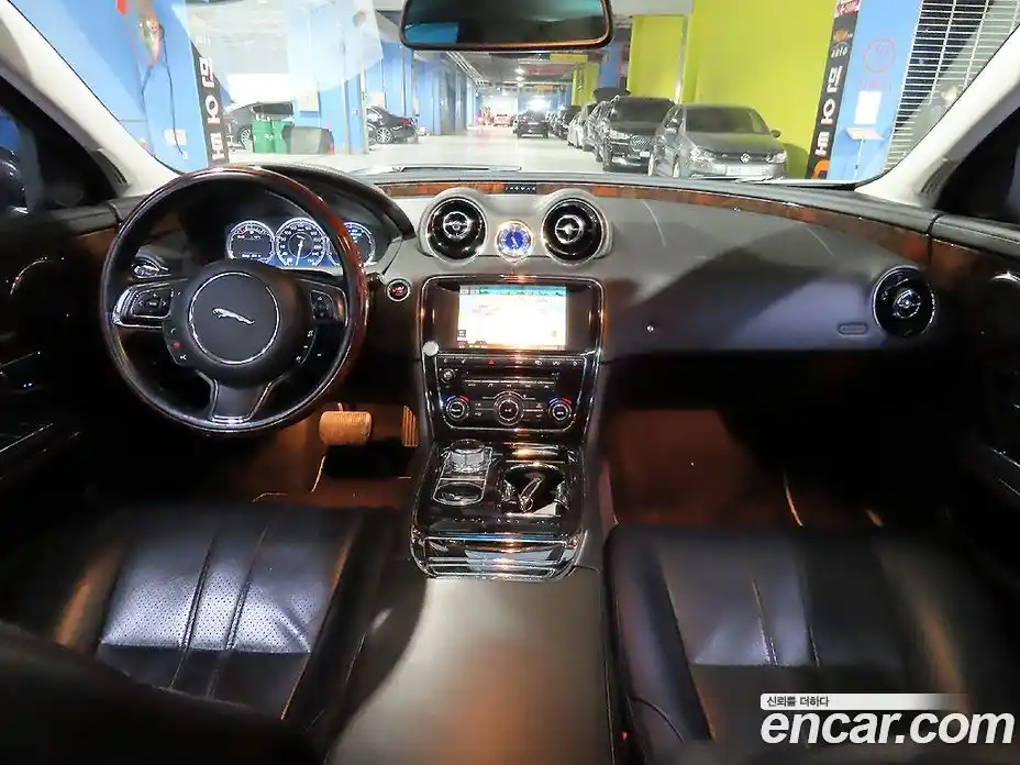 Jaguar XJ 2012 3.0 Автомат в Москве № 610861, фото 4