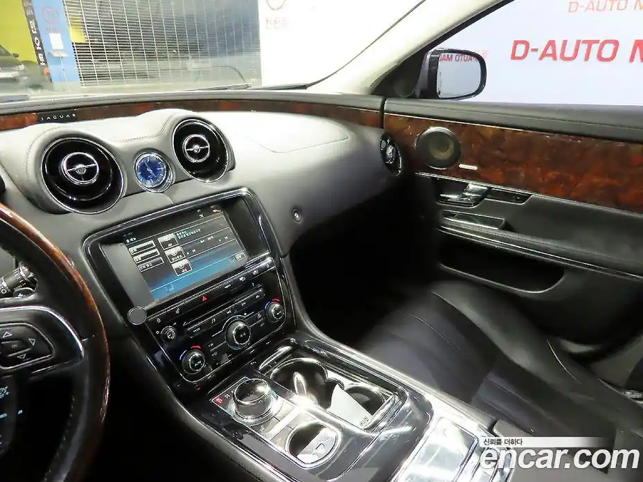 Jaguar XJ 2012 3.0 Автомат в Москве № 610861, фото 9