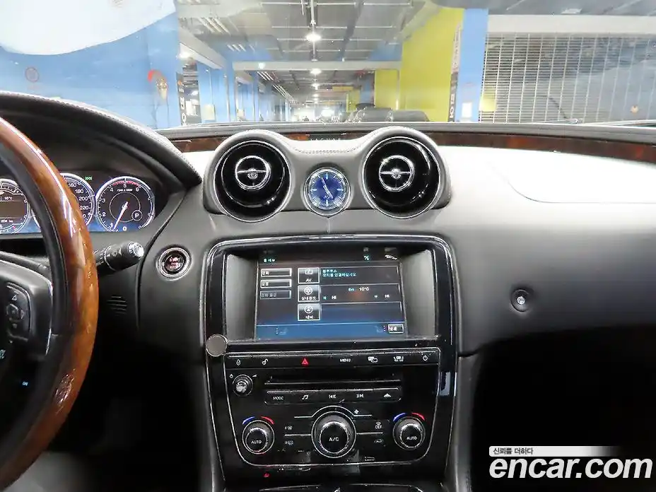 Jaguar XJ 2012 3.0 Автомат в Москве № 610861, фото 10