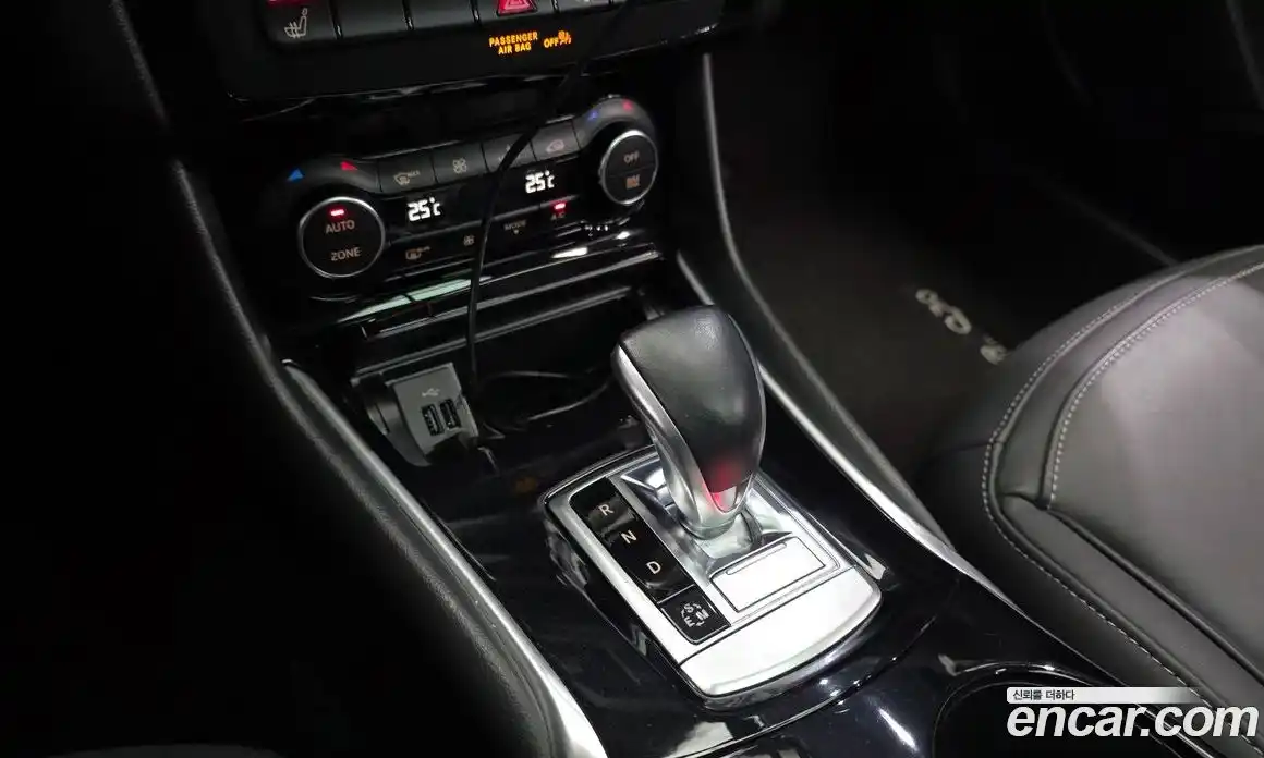 Infiniti Q30 2019 2.0 Автомат в Москве № 610925, фото 9