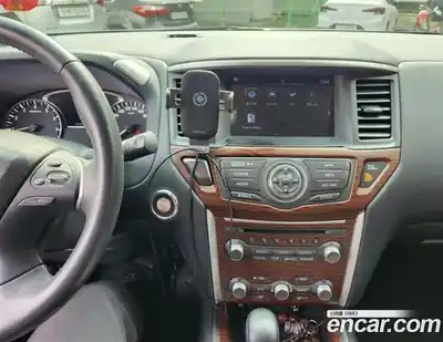 Nissan Pathfinder 2017 3.5 Автомат в Москве № 611371, миниатюра 6