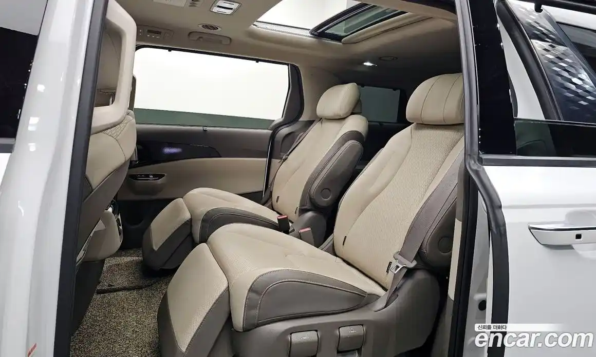 Kia Canival 2023 3.5 Автомат в Москве № 613234, фото 11