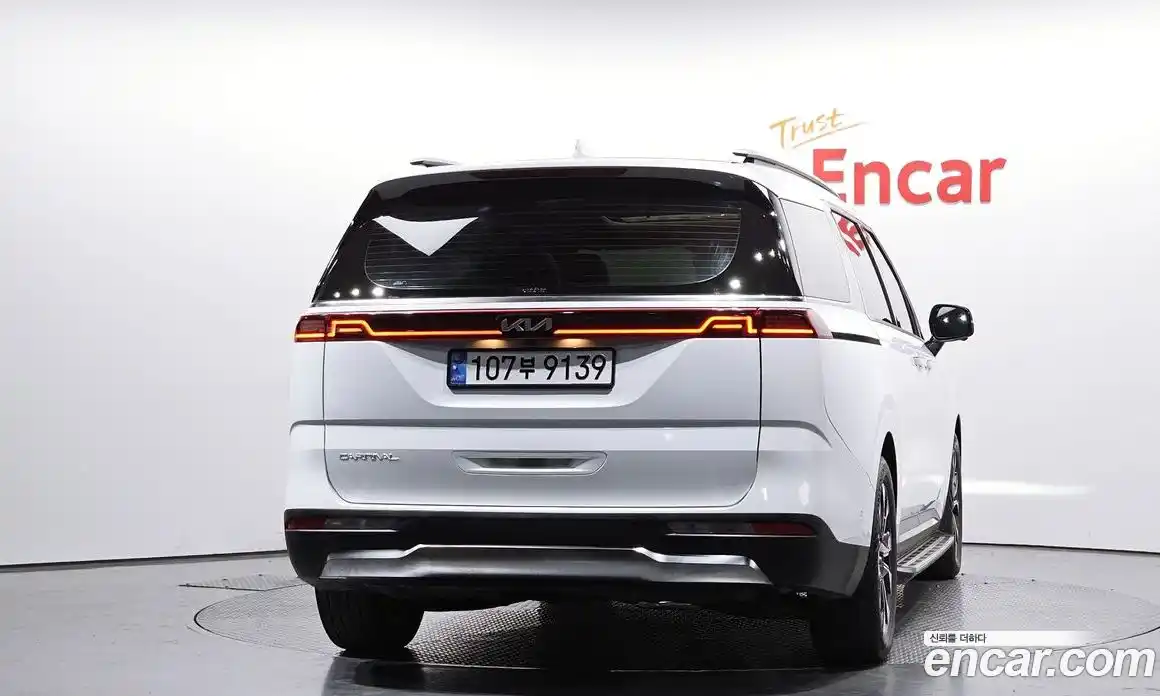 Kia Canival 2023 3.5 Автомат в Москве № 613234, фото 3