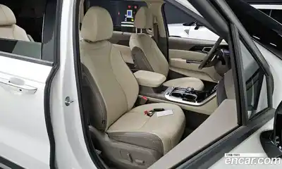 Kia Canival 2023 3.5 Автомат в Москве № 613234, миниатюра 9