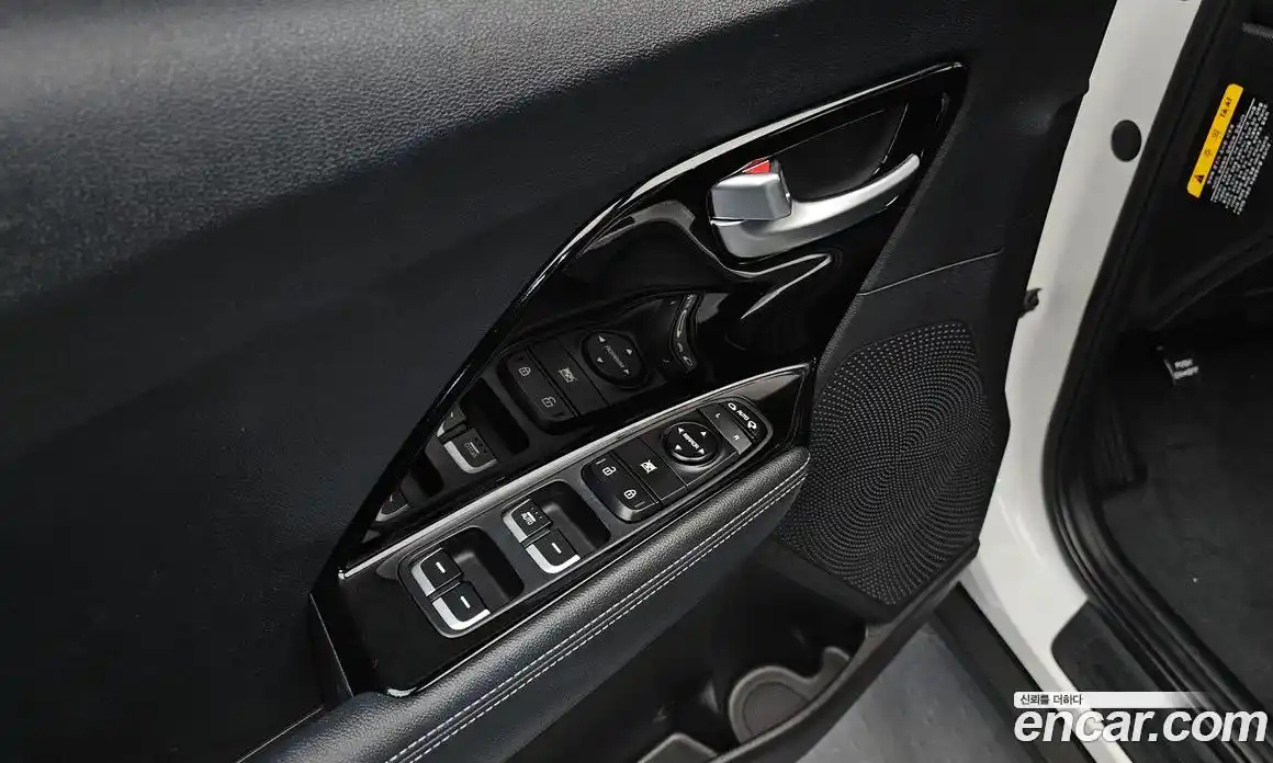 Kia Niro 2020 1.6 Автомат в Москве № 613642, фото 14