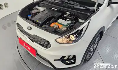 Kia Niro 2020 1.6 Автомат в Москве № 613642, миниатюра 6