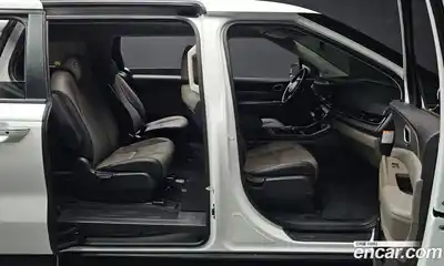 Kia Canival 2024 1.6 Автомат в Москве № 614097, миниатюра 11