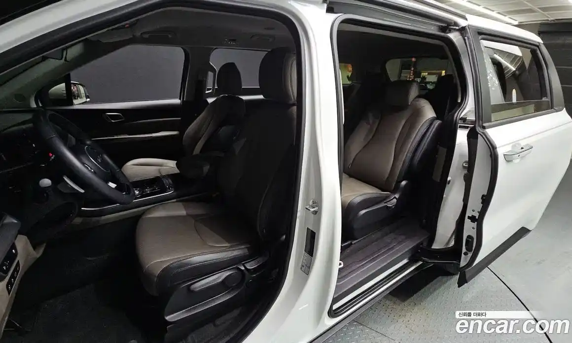 Kia Canival 2024 1.6 Автомат в Москве № 614097, фото 12