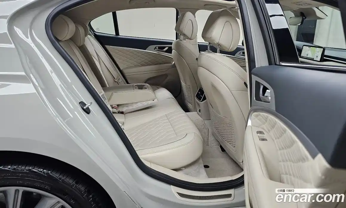 Genesis G70 2024 2.5 Автомат в Москве № 614474, фото 12