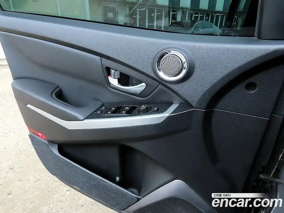 SsangYong Korando 2015 2.0 Автомат в Москве № 617841, фото 11