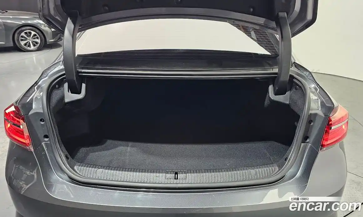 Renault SM6 2024 2.0 Автомат в Москве № 618118, фото 20