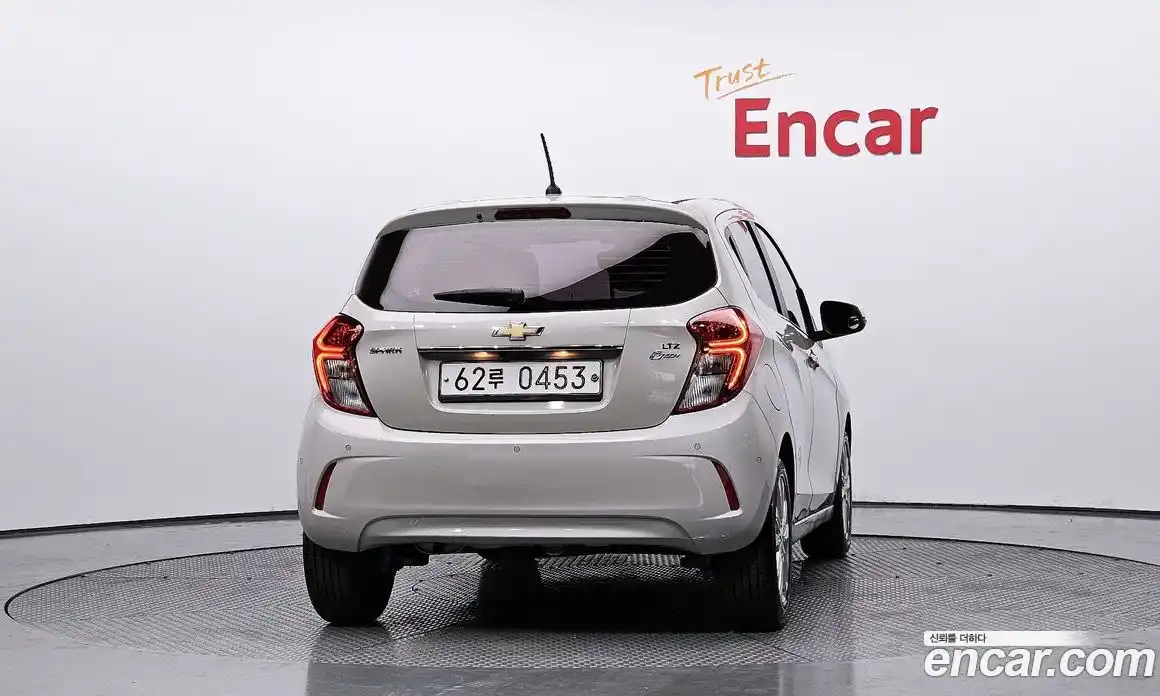 Chevrolet Spark 2016 1.0 Автомат в Москве № 619221, фото 4