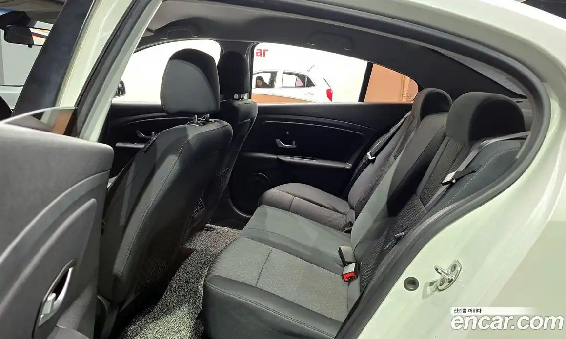 Renault SM3 2011 1.6 Автомат в Москве № 619851, фото 12