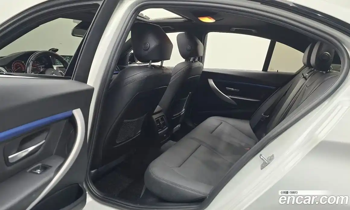 BMW 3-Series 2018 2.0 Автомат в Москве № 622510, фото 11