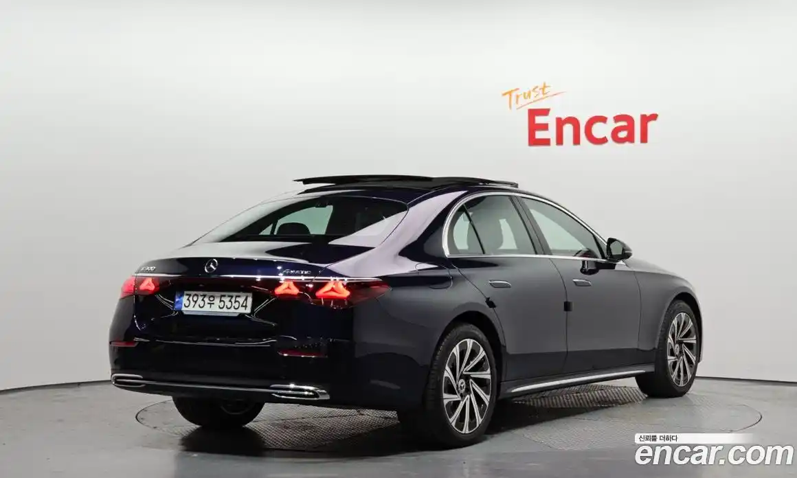 Mercedes-Benz E-Class 2024 2.0 Автомат в Москве № 622665, фото 2