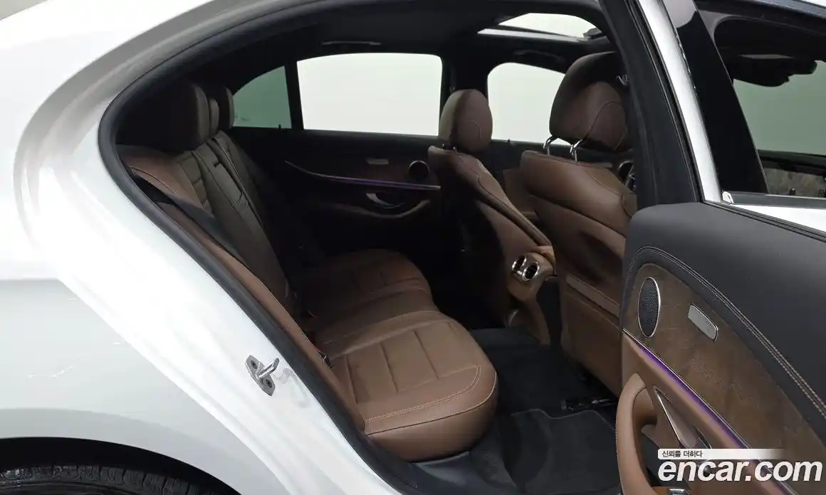 Mercedes-Benz E-Class 2022 2.0 Автомат в Москве № 623756, фото 12