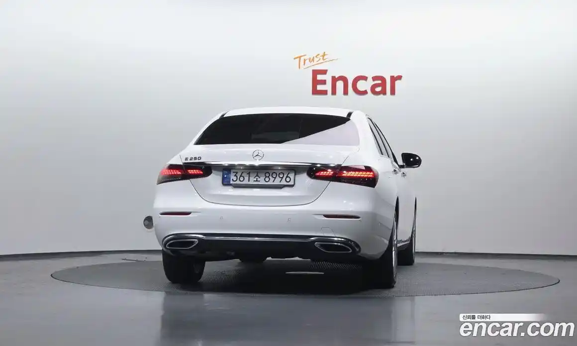 Mercedes-Benz E-Class 2022 2.0 Автомат в Москве № 623756, фото 4