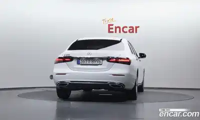 Mercedes-Benz E-Class 2022 2.0 Автомат в Москве № 623756, миниатюра 4