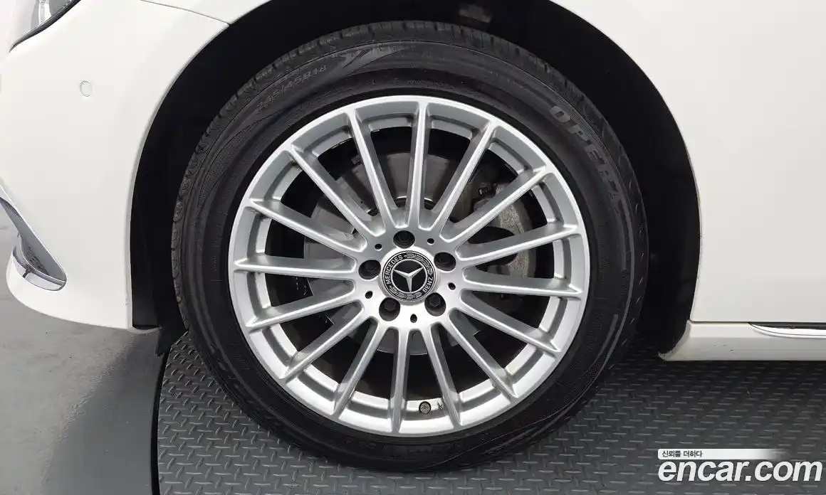 Mercedes-Benz E-Class 2022 2.0 Автомат в Москве № 623756, фото 5