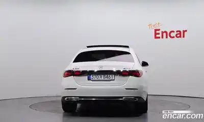 Mercedes-Benz E-Class 2024 2.0 Автомат в Москве № 623916, миниатюра 4