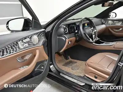 Mercedes-Benz E-Class 2022 2.0 Автомат в Москве № 624466, миниатюра 11