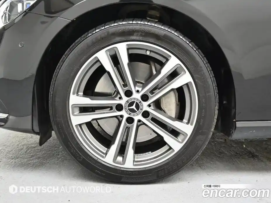 Mercedes-Benz E-Class 2022 2.0 Автомат в Москве № 624466, фото 5