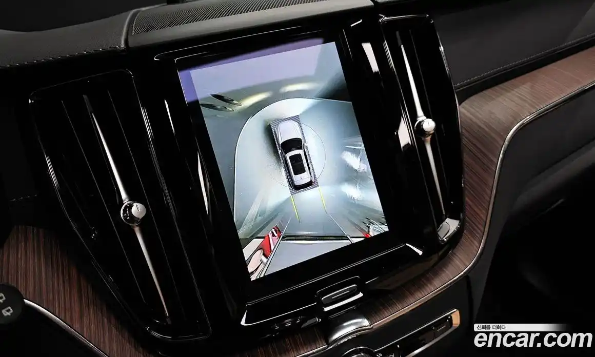 Volvo XC60 2023 2.0 Автомат в Москве № 626210, фото 16