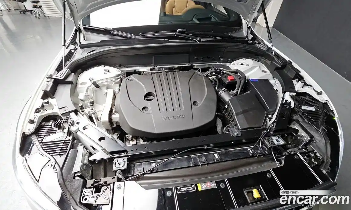 Volvo XC60 2023 2.0 Автомат в Москве № 626210, фото 6