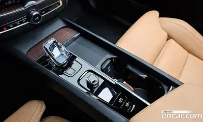 Volvo XC60 2023 2.0 Автомат в Москве № 626210, миниатюра 9