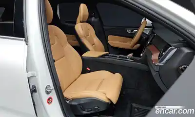 Volvo XC60 2023 2.0 Автомат в Москве № 626210, миниатюра 10