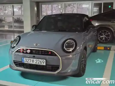 Mini Cooper Convertible 2025 2.0 Автомат в Москве № 628225, миниатюра 4
