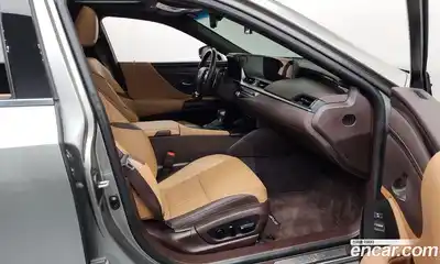 Lexus ES 2021 2.5 Автомат в Москве № 628616, миниатюра 11