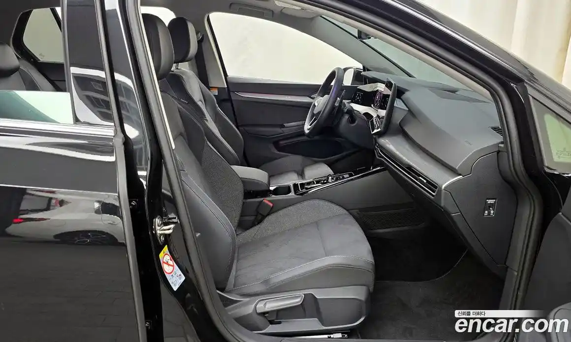 Volkswagen Golf 2025 2.0 Автомат в Москве № 628833, фото 11