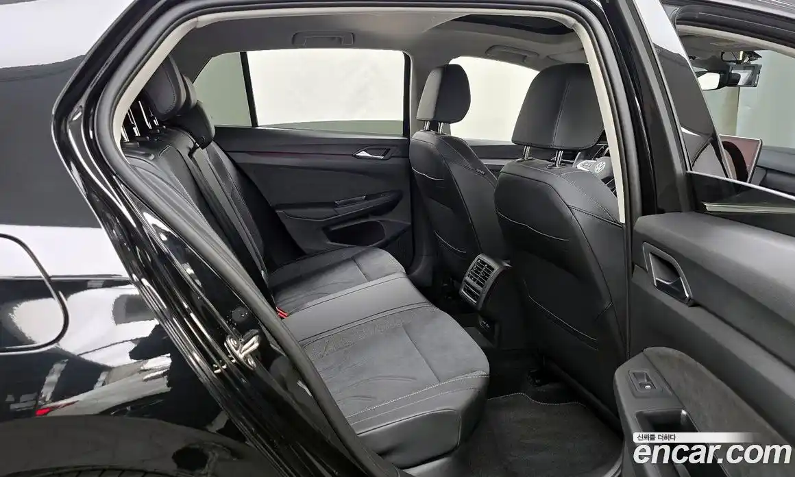 Volkswagen Golf 2025 2.0 Автомат в Москве № 628833, фото 12