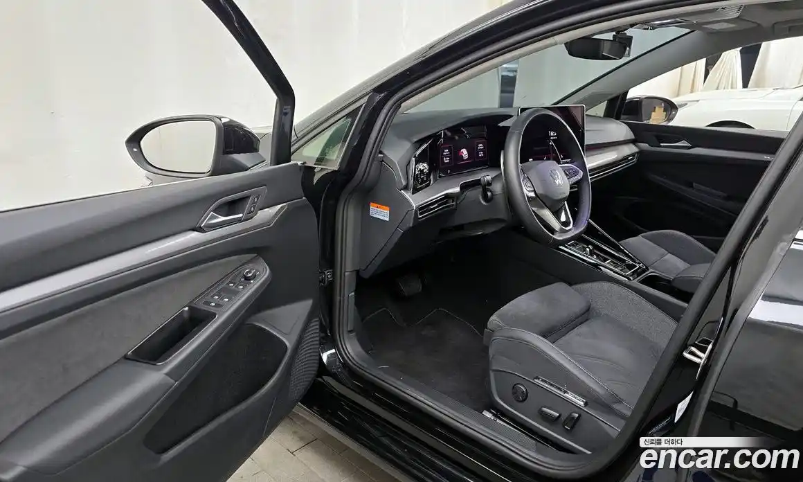 Volkswagen Golf 2025 2.0 Автомат в Москве № 628833, фото 10