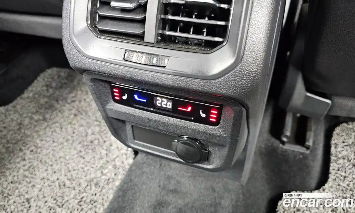 Volkswagen Tiguan 2023 2.0 Автомат в Москве № 628874, фото 18