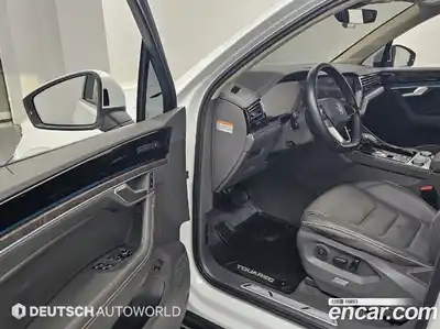 Volkswagen Touareg 2023 3.0 Автомат в Москве № 629285, миниатюра 11
