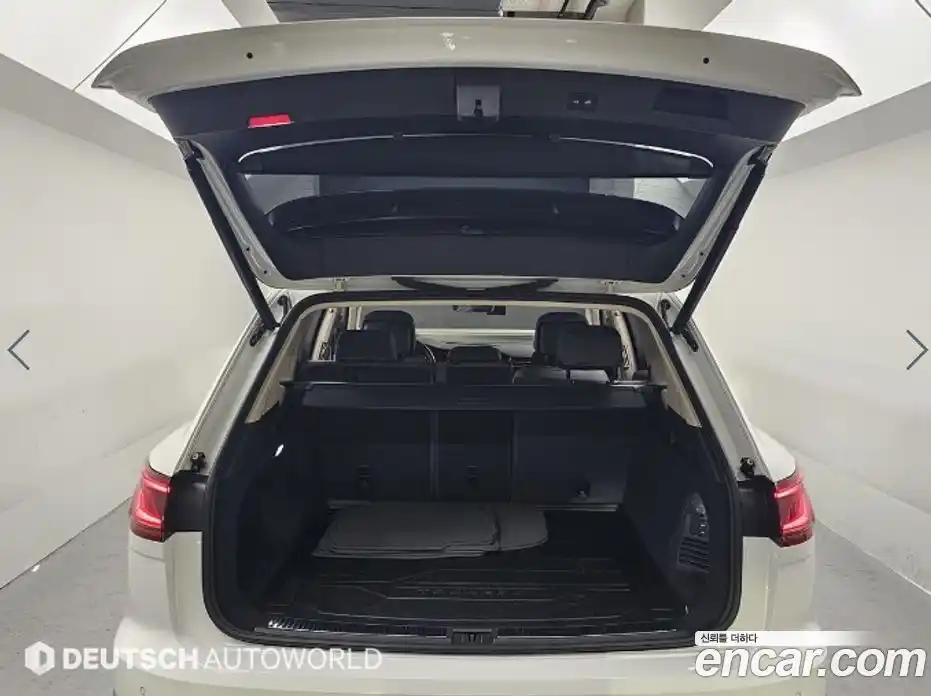 Volkswagen Touareg 2023 3.0 Автомат в Москве № 629285, фото 19