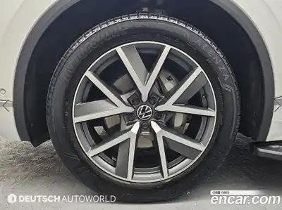 Volkswagen Touareg 2023 3.0 Автомат в Москве № 629285, миниатюра 5