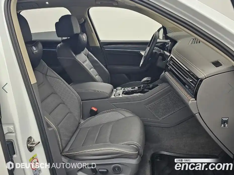 Volkswagen Touareg 2023 3.0 Автомат в Москве № 629285, фото 10