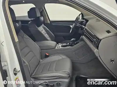 Volkswagen Touareg 2023 3.0 Автомат в Москве № 629285, миниатюра 10