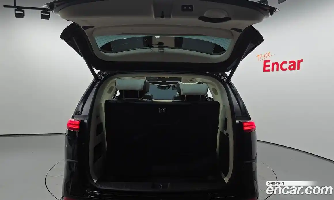 Kia Canival 2023 3.5 Автомат в Москве № 115334, фото 20