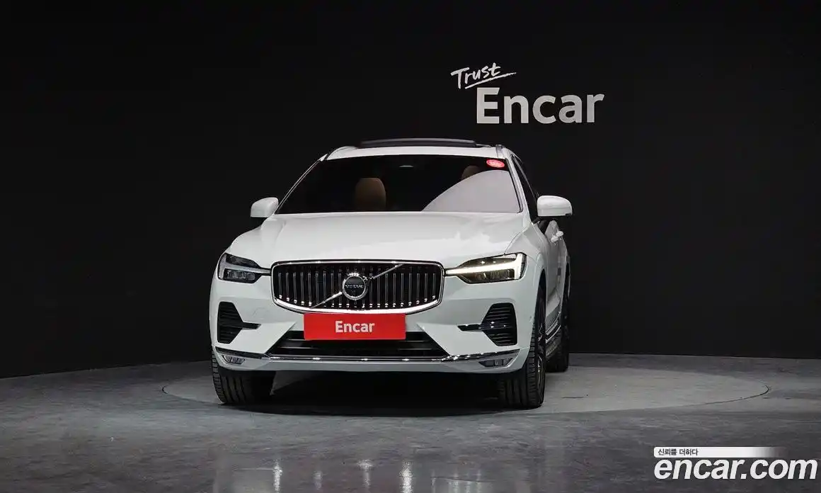 Volvo XC60 2023 2.0 Автомат в Москве № 164292, фото 3