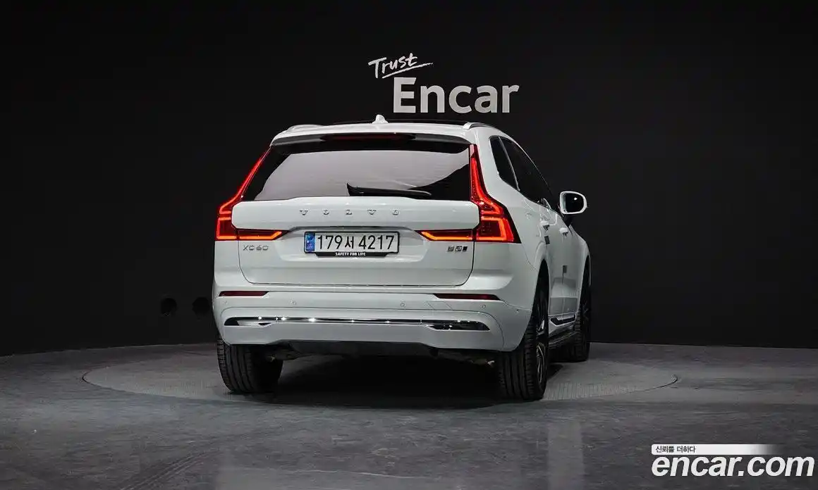 Volvo XC60 2023 2.0 Автомат в Москве № 164292, фото 4