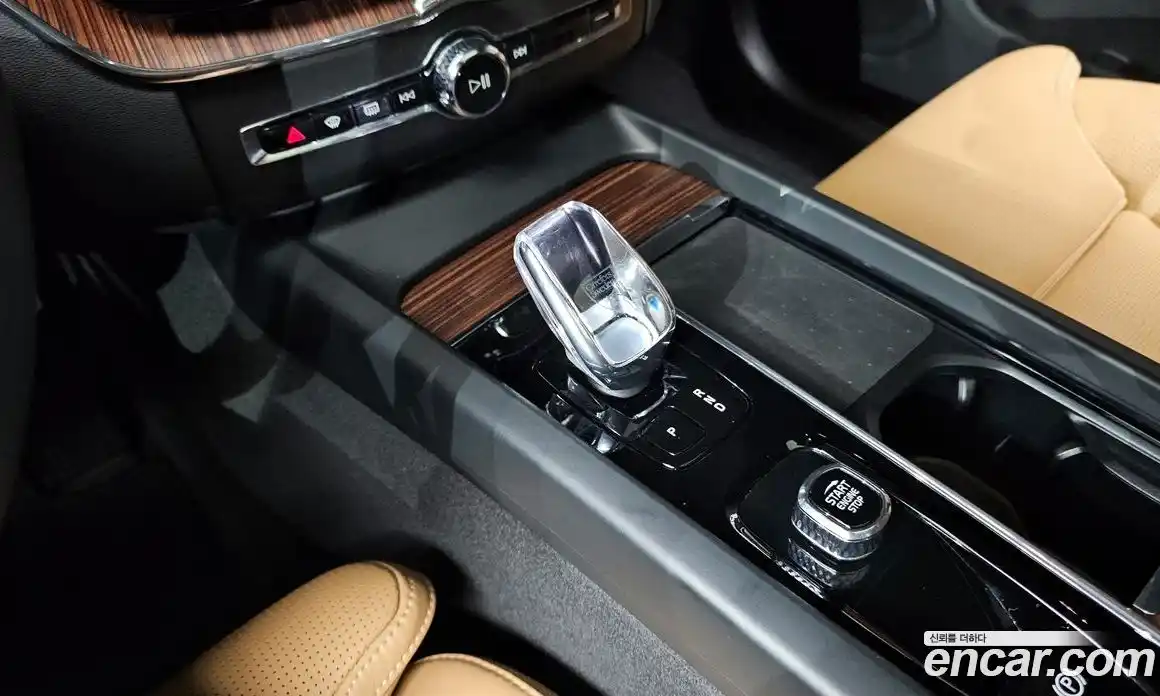 Volvo XC60 2023 2.0 Автомат в Москве № 164292, фото 9