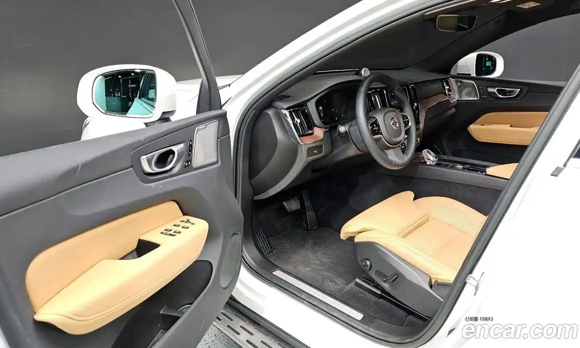 Volvo XC60 2023 2.0 Автомат в Москве № 164292, фото 10